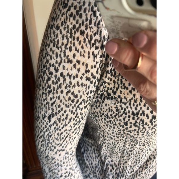 Jasmine and Juliana long sleeved Shirt/top/blouse with knot at the hip - Picture 2 of 7